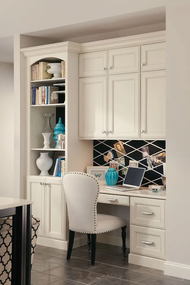 kraftmaid-built-in-desk-with-bookcase-and-cabinets-640w