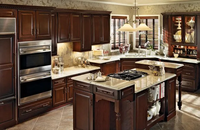 kraftmaid-traditional-kitchen-with-cherry-cabinetry-in-burnished-cabernet-640w